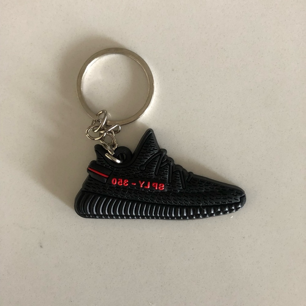 Adidas sneaker keychain 2D